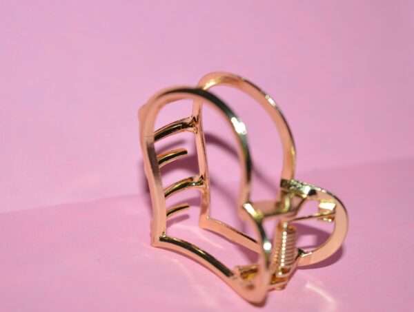 Golden Heart Hair Clip – Shine with Elegance - Image 5