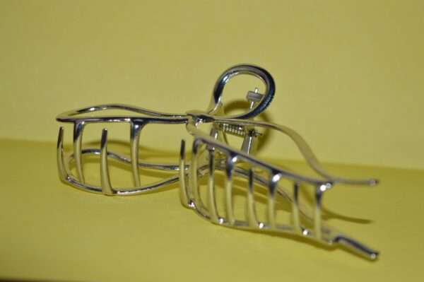 🎀 Silver Bow Hair Claw Clip - Image 3