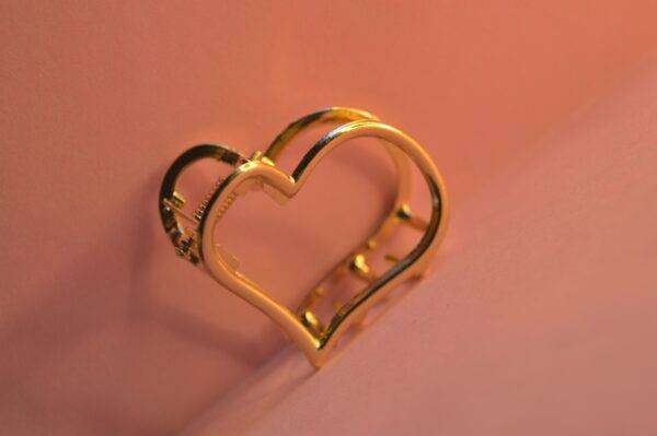 Golden Heart Hair Clip – Shine with Elegance