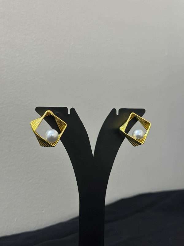 Pearl Square Frame Earrings – Gold
