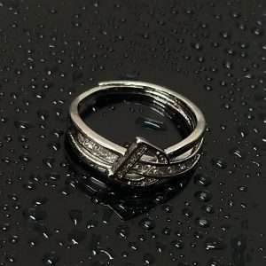 Elegant Silver Twist Ring