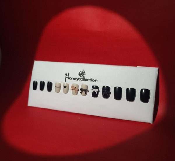 Black & Nude Press-On Nail Set