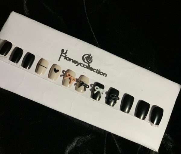 Black & Nude Press-On Nail Set - Image 2