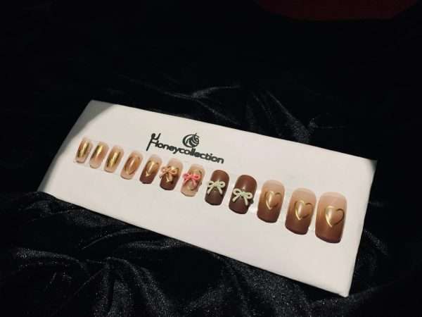 Golden Love Press-On Nail Set